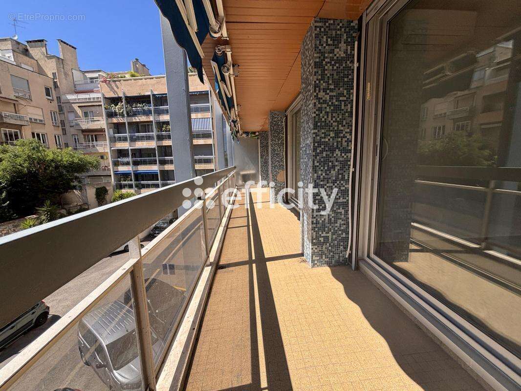 Appartement à MARSEILLE-8E