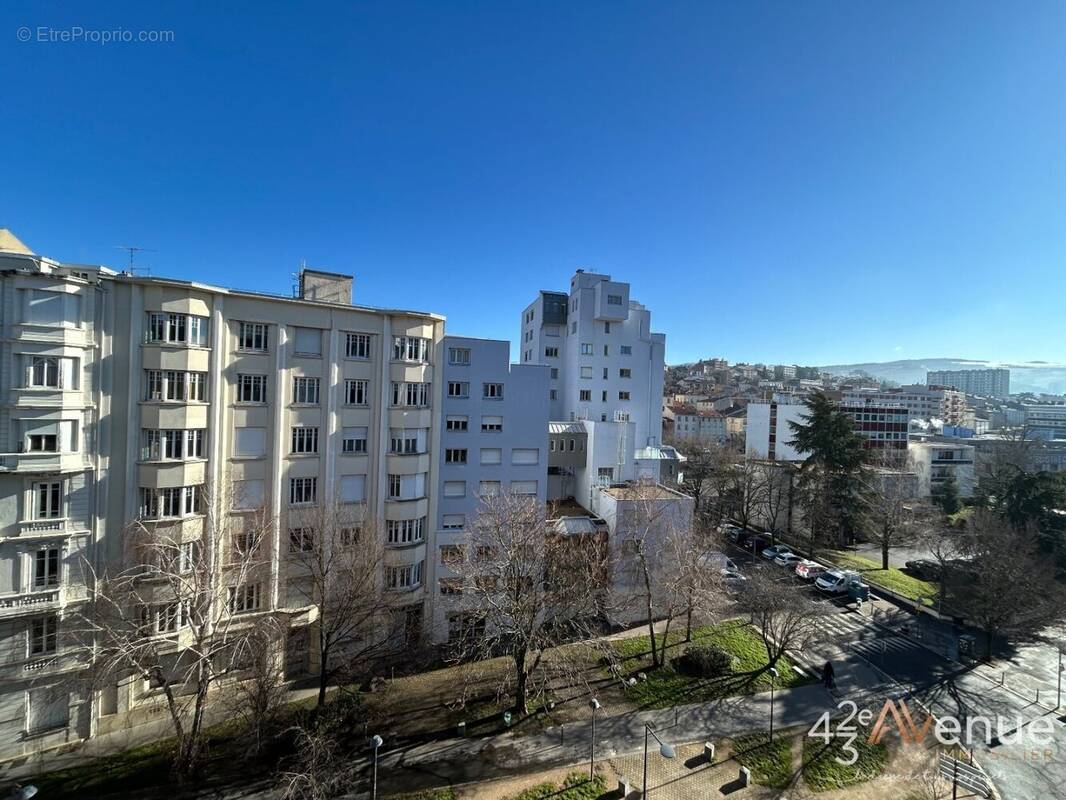 Appartement à SAINT-ETIENNE