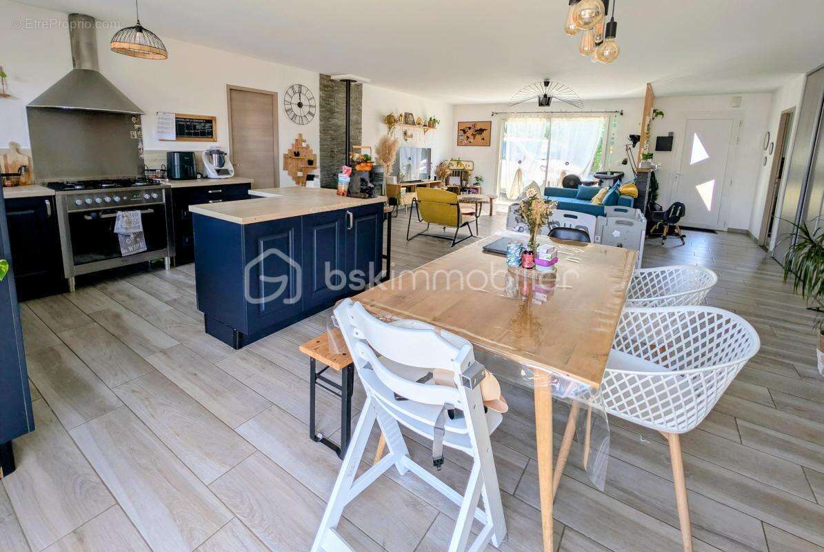 Maison familiale 121 m² - Jardin – Garage - Grenier - photo 7