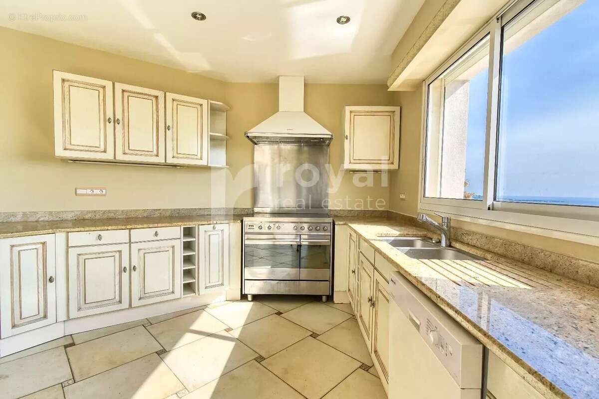 Maison à MANDELIEU-LA-NAPOULE