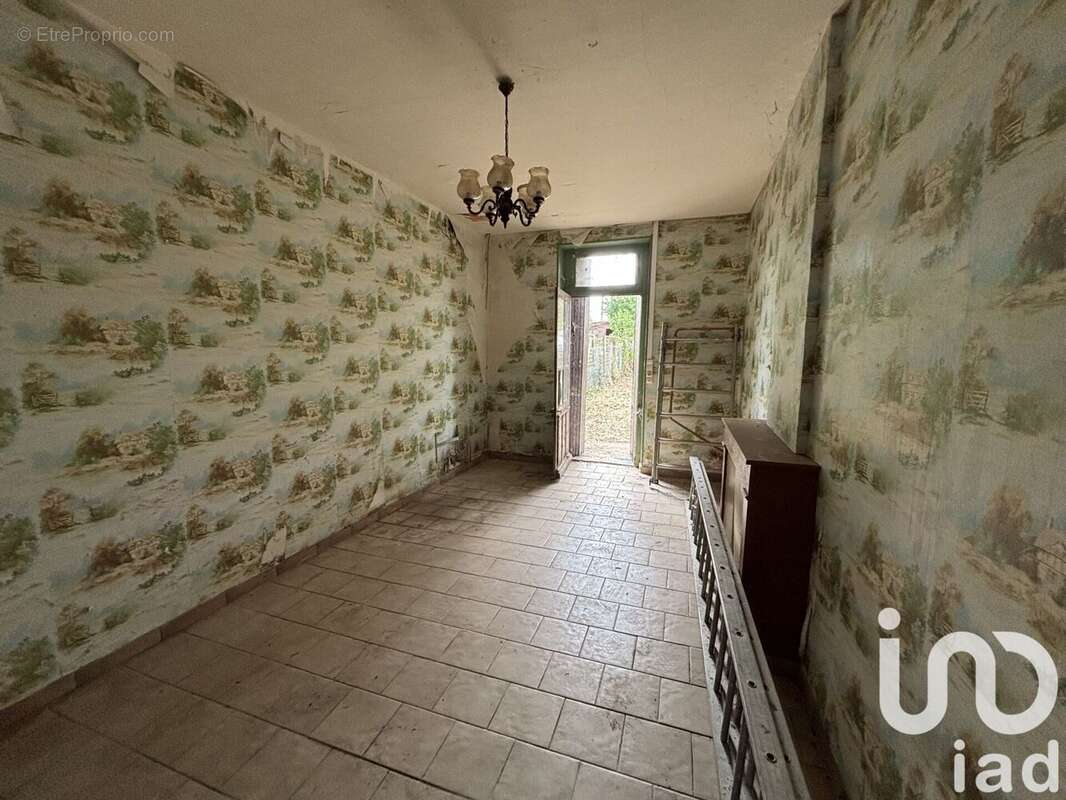 Maison 96 m² à Prin-Deyrancon  - photo 3