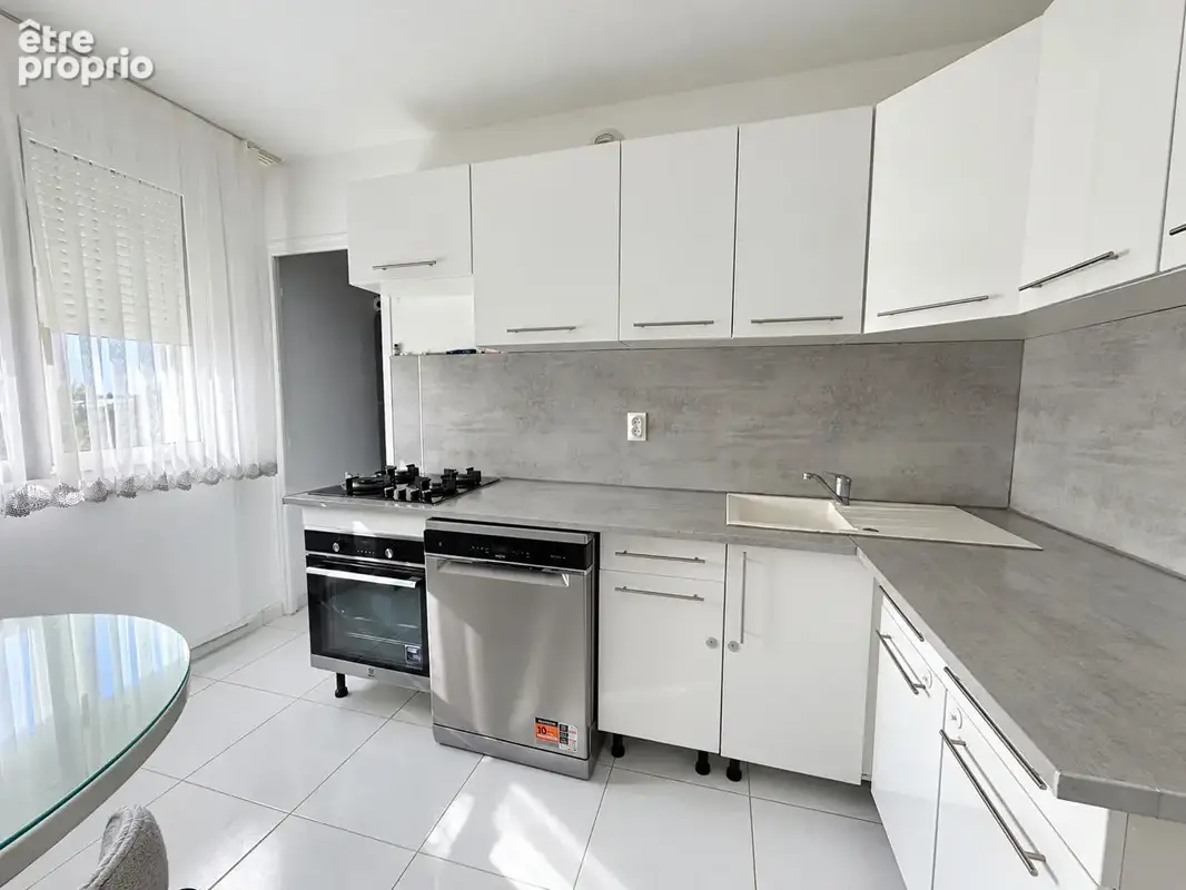 La chapelle saint luc, secteur calme, bel appartement t4 de 82m² - photo 6