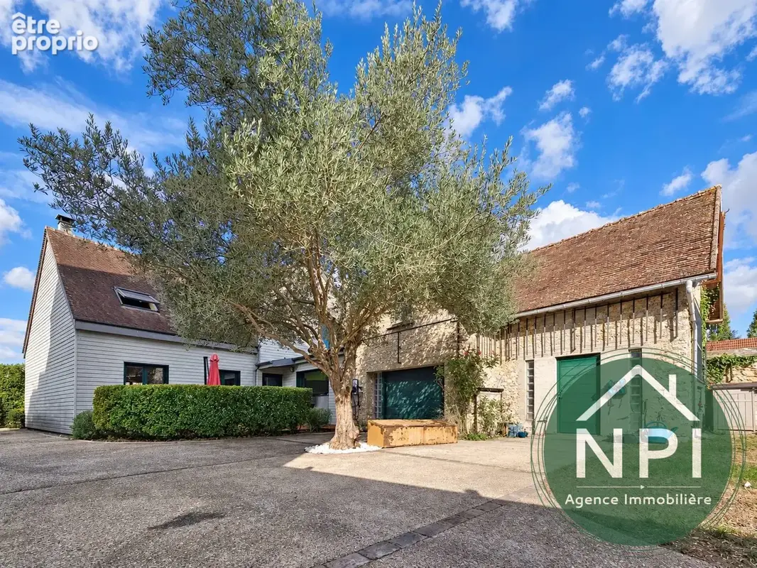 Maison 7 pièces 234 m² à vendre à Vaux-Le-Penil (77000) - photo 2