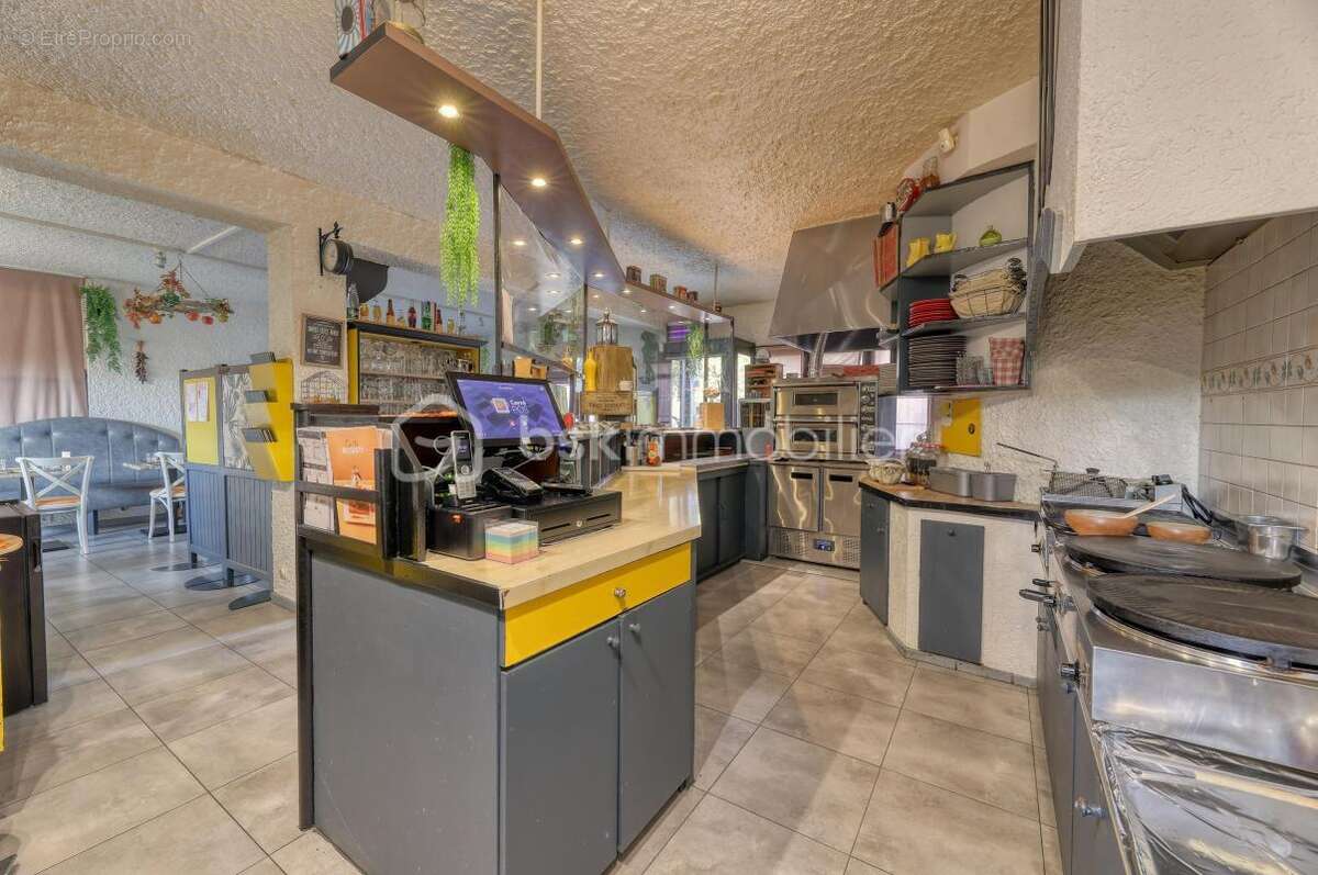 Commerce à LES HERBIERS