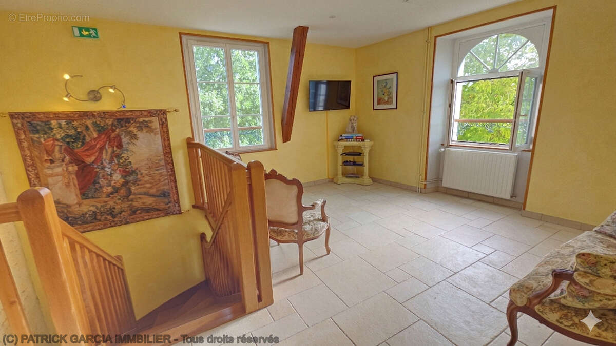 Maison à MONTIGNY-LA-RESLE