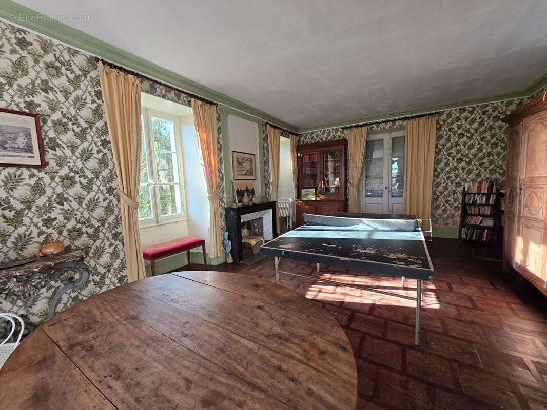 Maison à CHARMES-SUR-L'HERBASSE