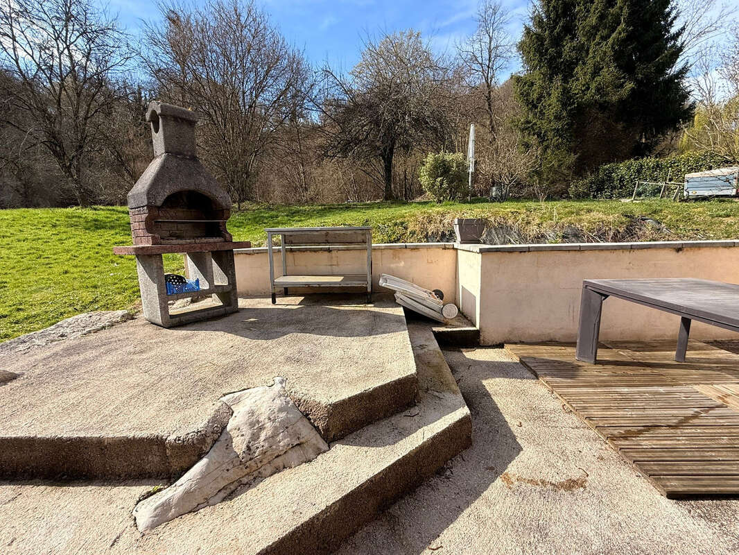 Maison à HYEVRE-MAGNY