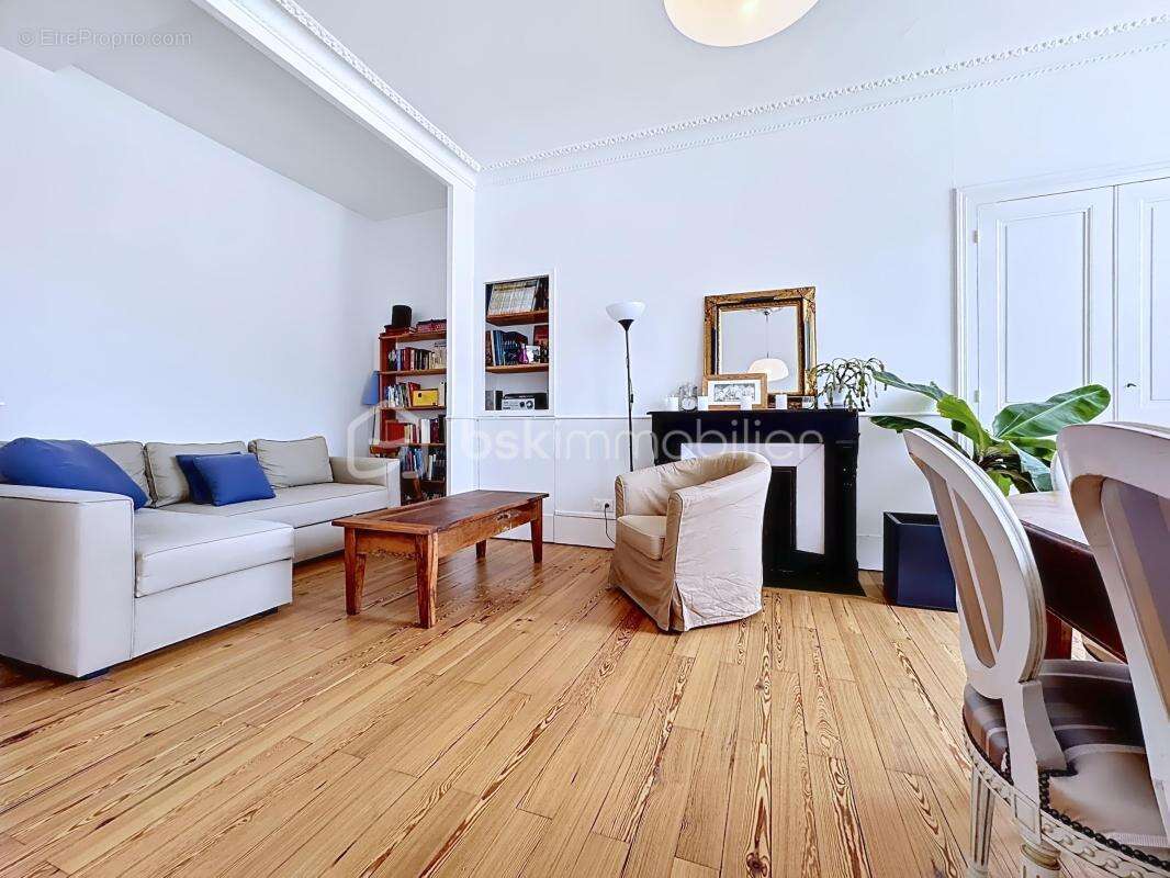 Appartement T5 de caractère – 135 m² Carrez / 150 m² utiles – Dernier étage avec ascenseur - photo 5