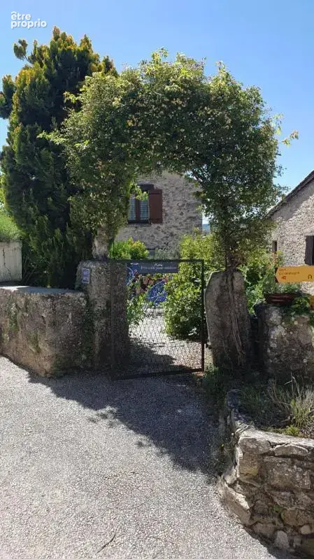 Maison de village 110 m² avec jardin de 265 m², garage et parking privé  Aurel - photo 11