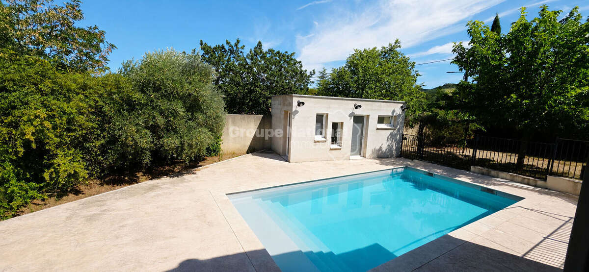 Maison de plain-pied avec piscine, 4 chambres,  Sabran - photo 2