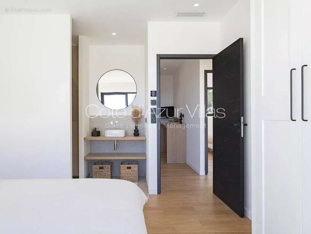 Maison à TOURRETTES-SUR-LOUP