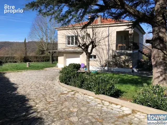 Grande maison familiale de 130 m2 avec terrain de 1400 m2 à 2 min du centre de Villefranche de Rouergue - photo 2