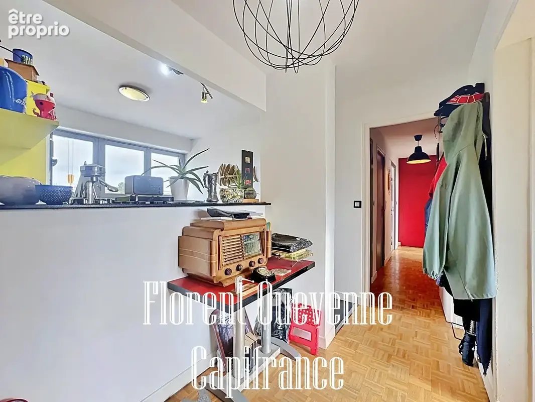 Appartement au dernier étage – garage - Cadre verdoyant, calme et proche des commodités - photo 4