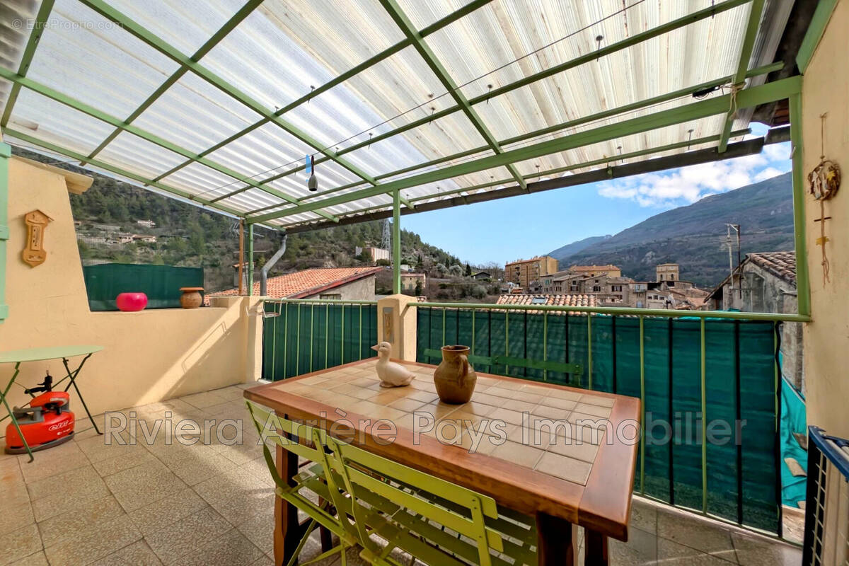 Appartement à PUGET-THENIERS