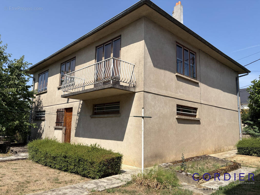 Maison à NEUFCHEF