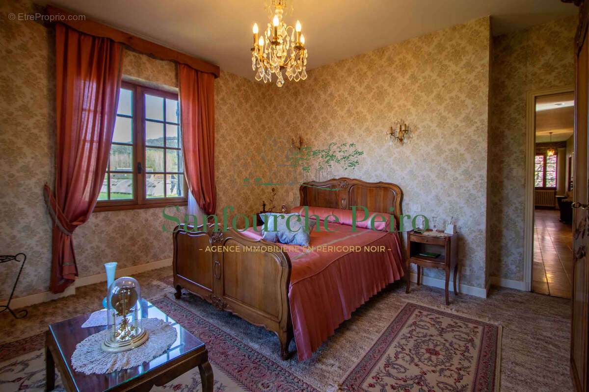 Maison à SAINT-JULIEN-DE-LAMPON