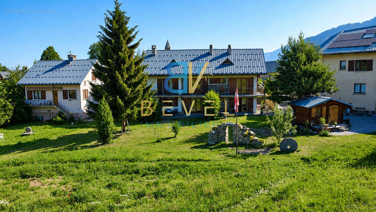 Appartement à ALBIEZ-MONTROND