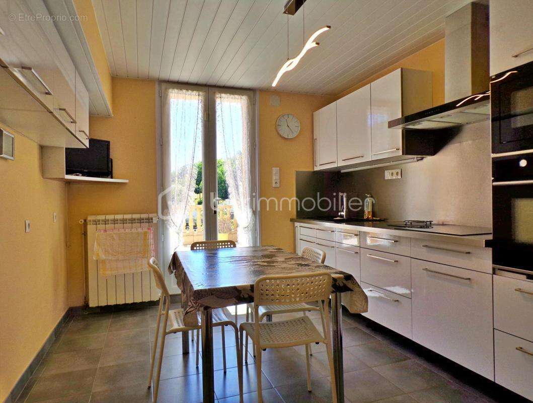  RIEUSSEC – Maison de village 144 m² – Terrain 600 m² – 4 chambres – DPE D - photo 4
