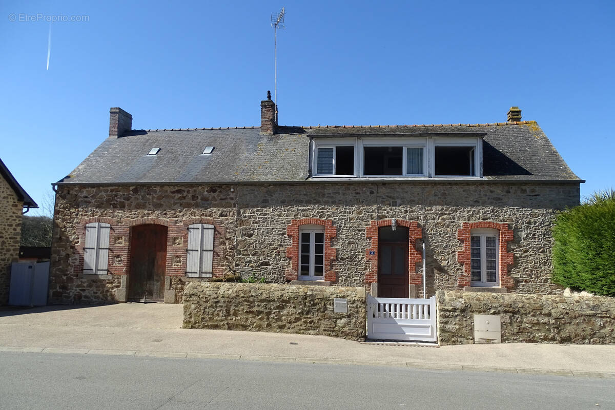 Maison à DEUX-EVAILLES