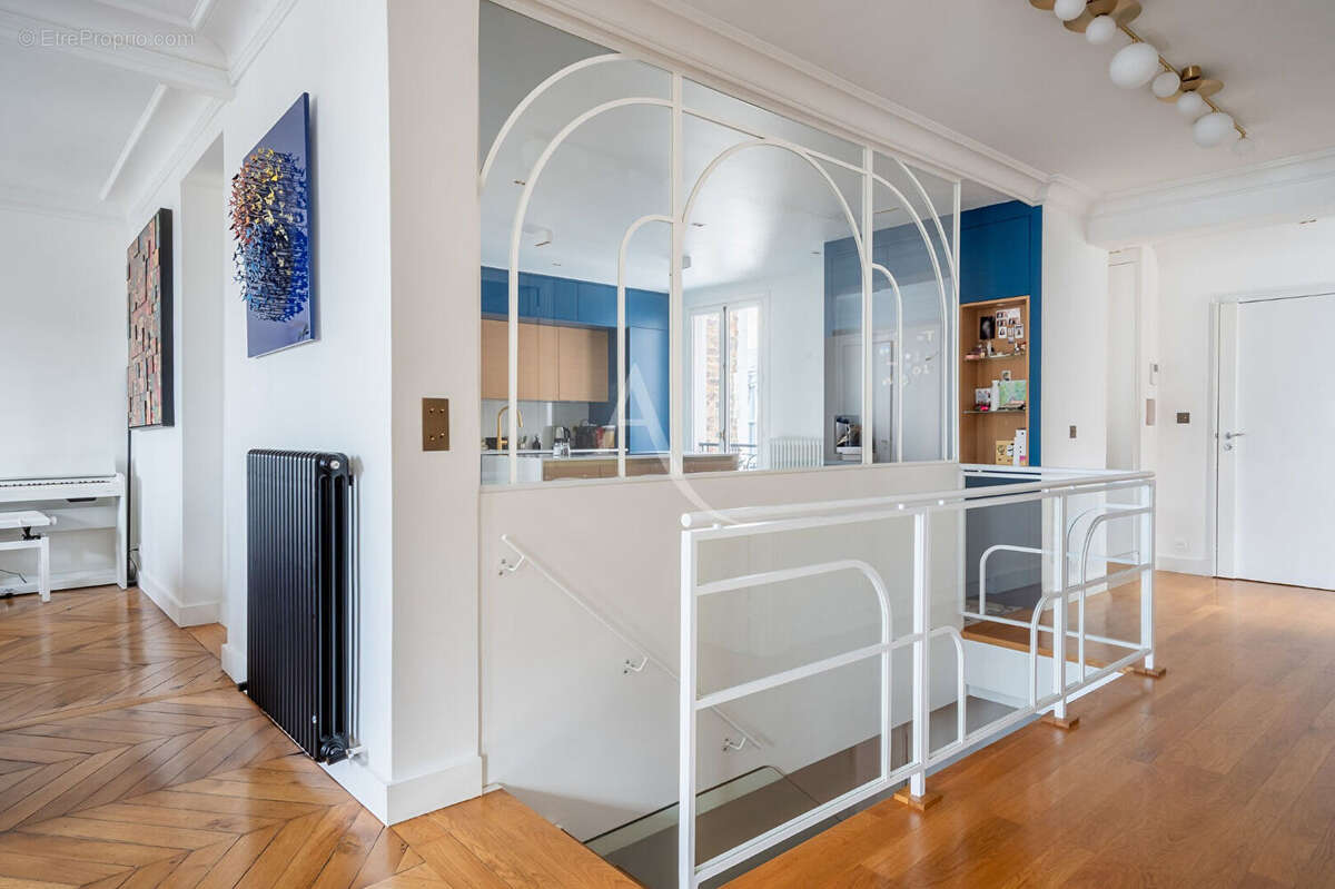 Appartement à PARIS-7E