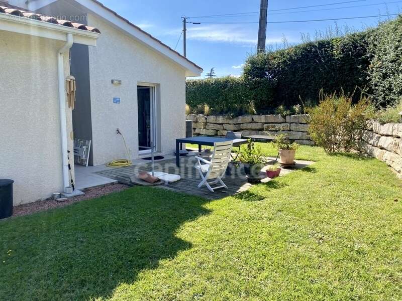 Maison à GREZIEU-LA-VARENNE