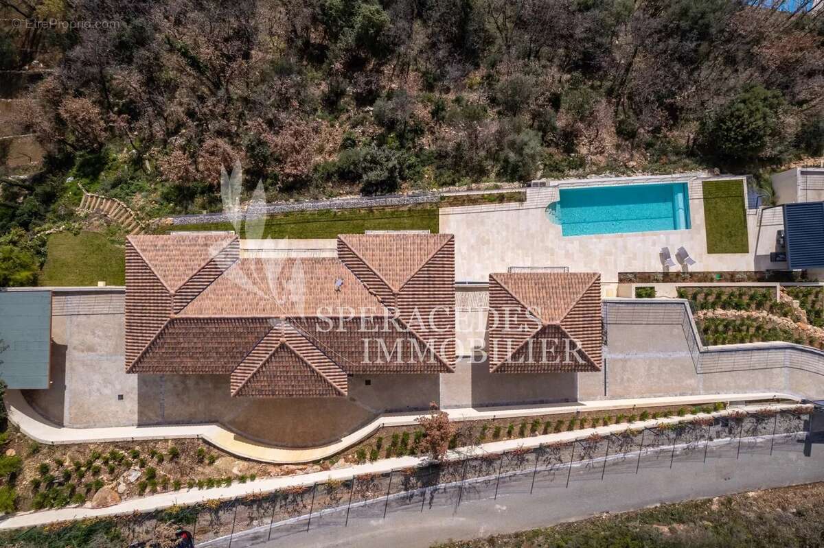 Maison à SPERACEDES