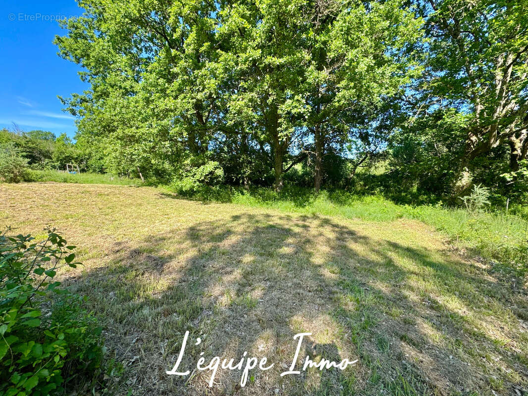 Terrain à LE GRES