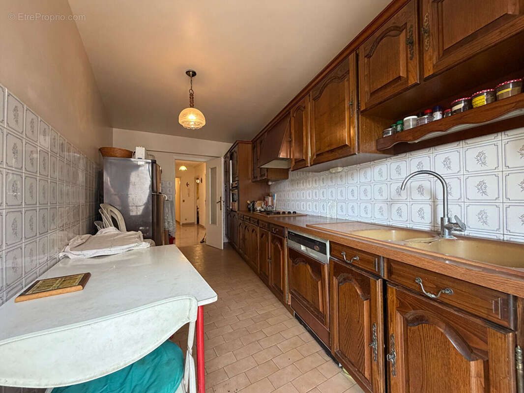 Nice Californie/Magnan :  4 pièces de 85m²  à deux pas de la mer, en étage élevé, double extérieur, cave - photo 7
