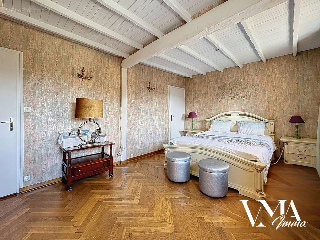 Maison à NEUVILLE-SUR-SAONE