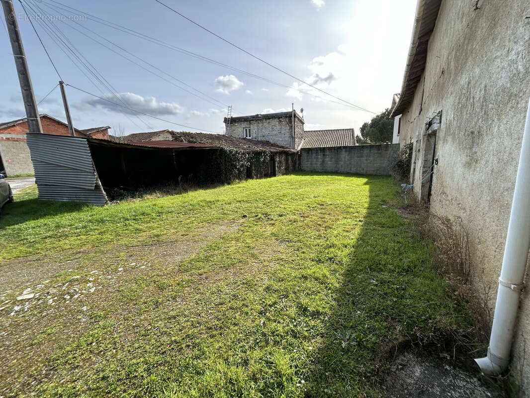 Maison à SAINT-LAURENT-DE-CERIS