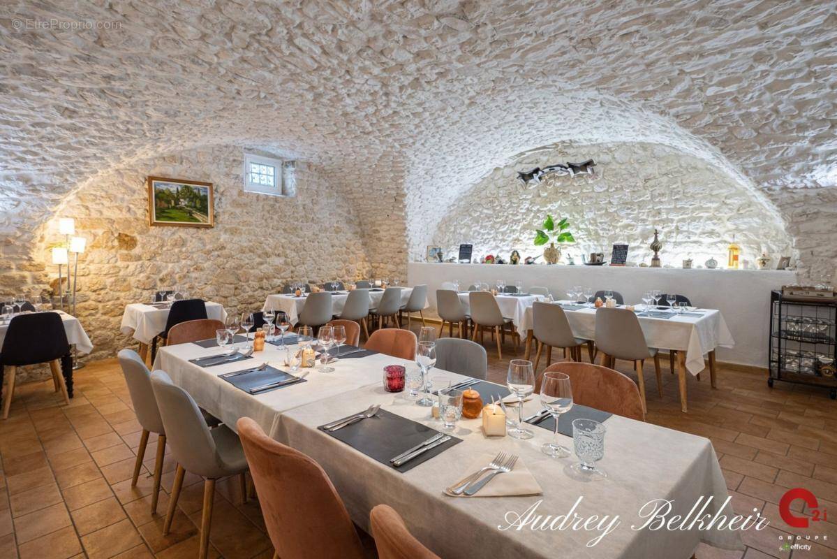 Commerce à SAINT-GENIES-DE-MALGOIRES