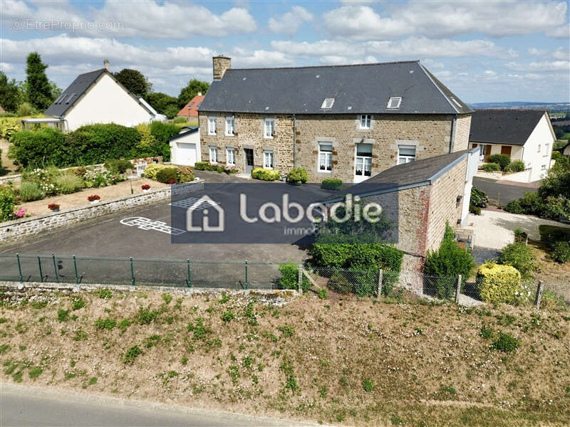 A 3km de la Porte Horloge de Vire. - photo 4