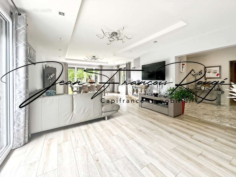 AGNEAUX, superbe maison de 210 m² avec vie de plain-pied, piscine et spa - photo 9