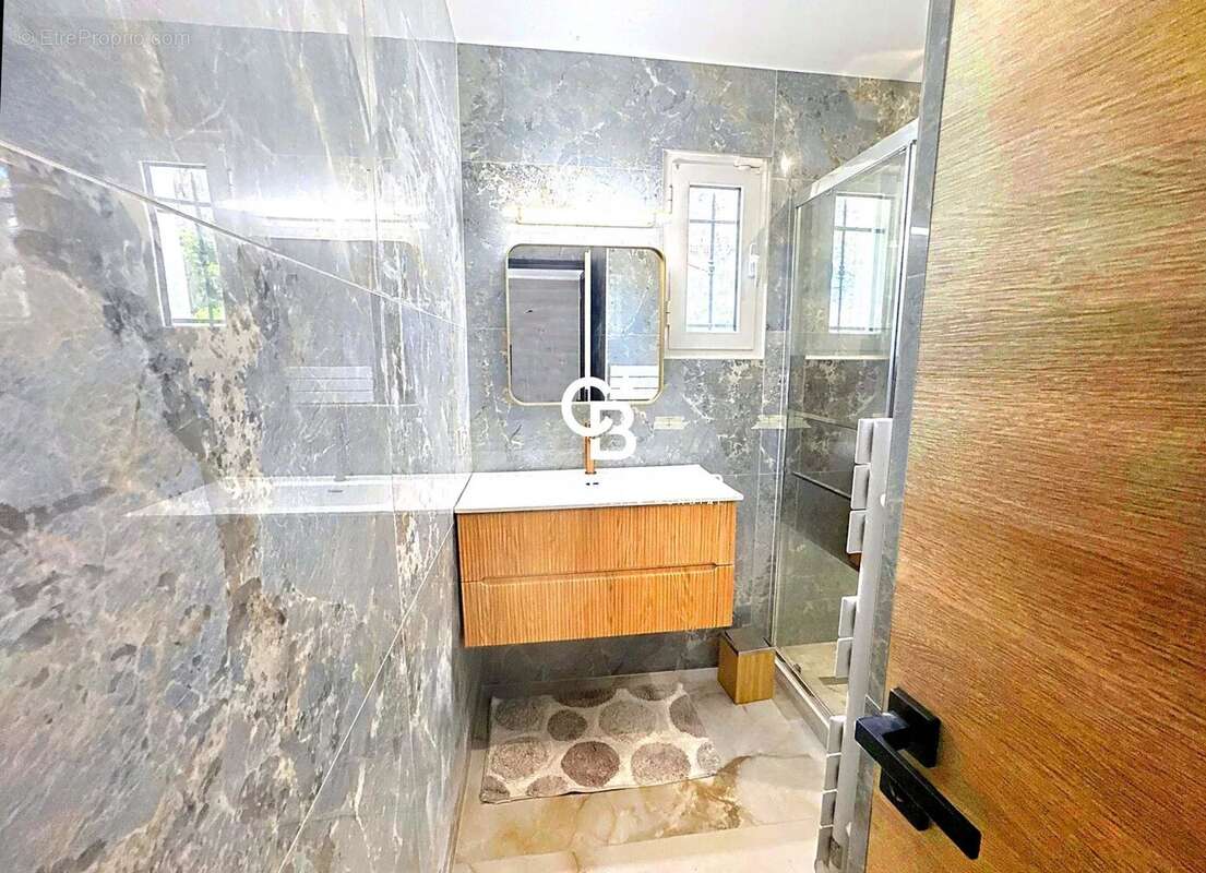 Hauteurs PUGET-SUR-ARGENS – Var est balnéaire Villa de prestige de 245 m² entourée d’un terrain paysager de 5 137 m² - photo 30