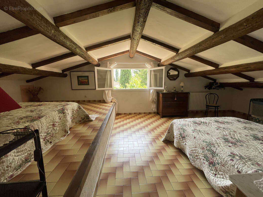 Vaison 2km / belle maison / sh240m2 / terrain 1396m2 / piscine / pool house 100m2 - photo 31
