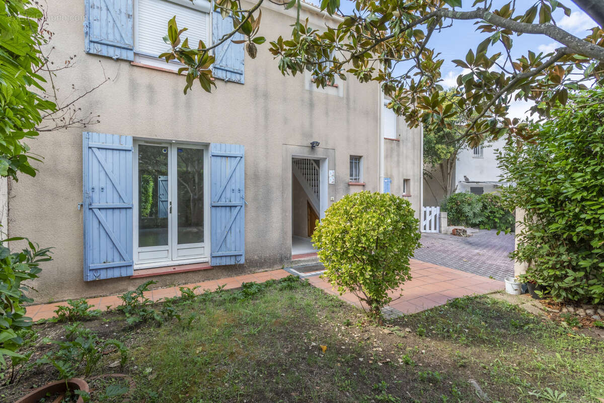 Maison à SIMIANE-COLLONGUE