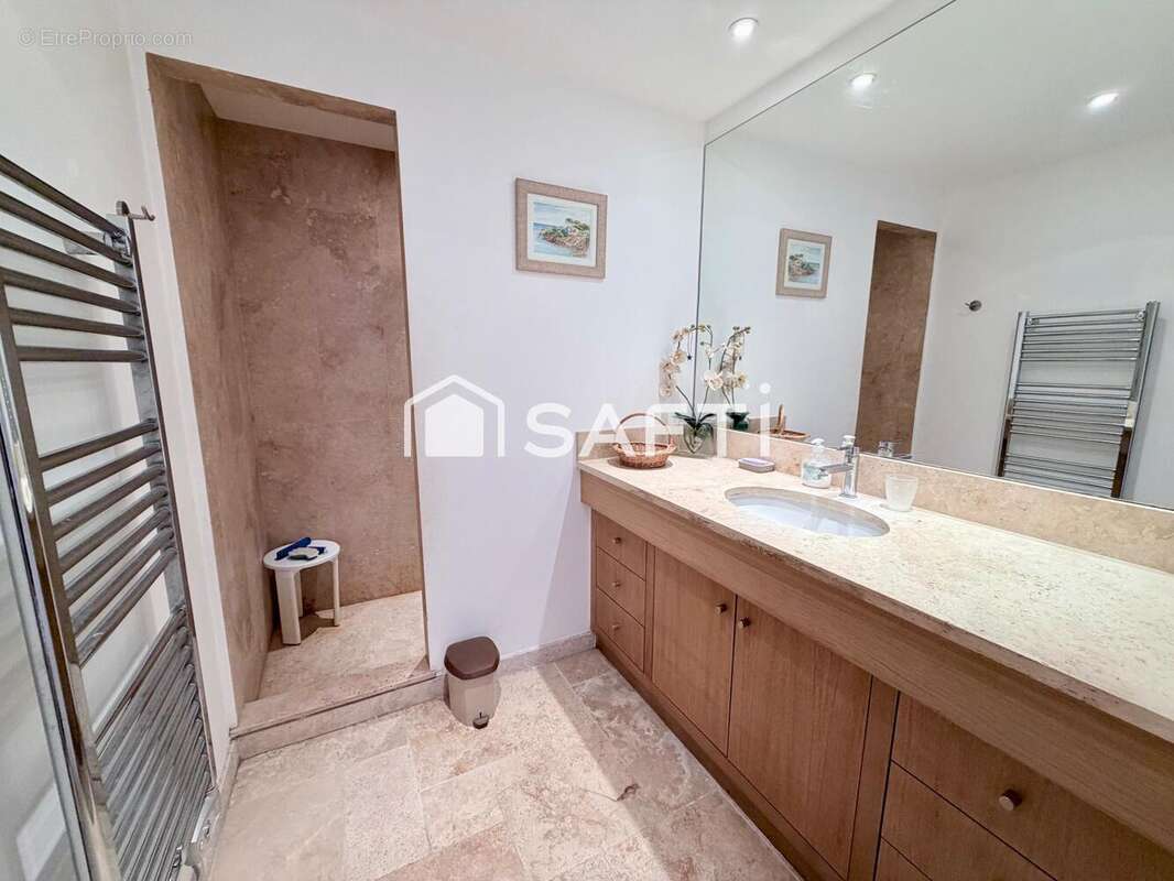 Photo 7 - Appartement à ROQUEBRUNE-SUR-ARGENS