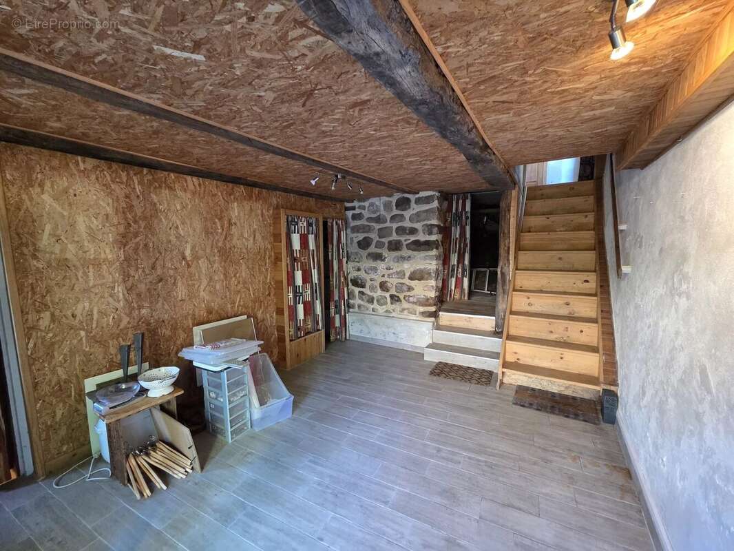 Maison à DESAIGNES