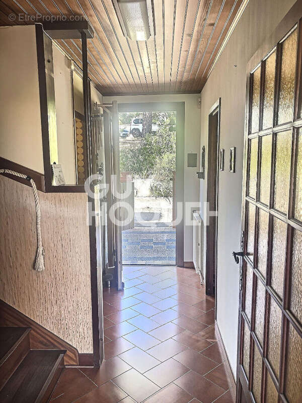 A vendre  pavillon 4 pièce(s) 80 m2 avec garage, jardin et cave au parc des amandiers 13170 les pennes mirabeau - photo 5