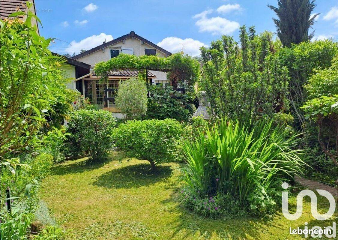 Photo 1 - Maison à SAINT-REMY-LES-CHEVREUSE