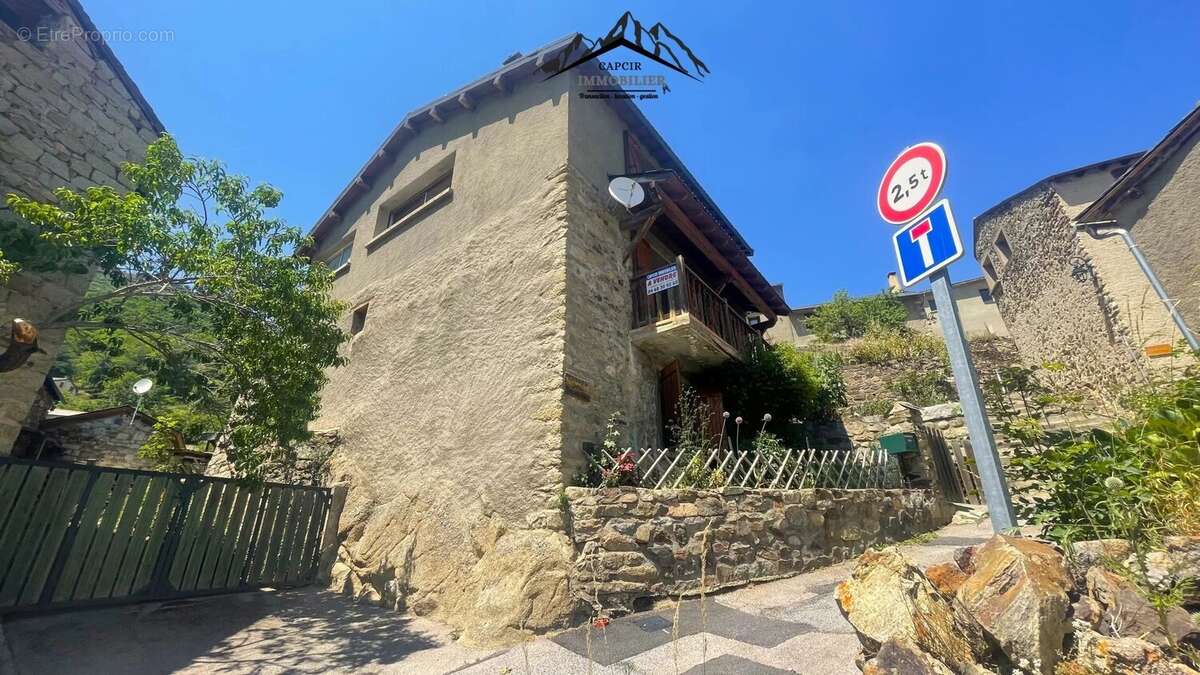 Maison 4 faces en pierre avec jardin - AYGUATÉBIA-TALAU - photo 4