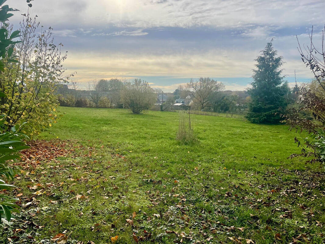 Terrain à CHARENTILLY