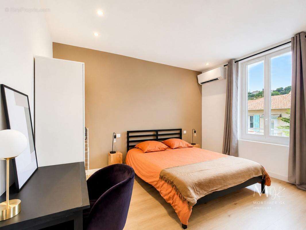 Appartement à SAINT-LAURENT-DU-VAR