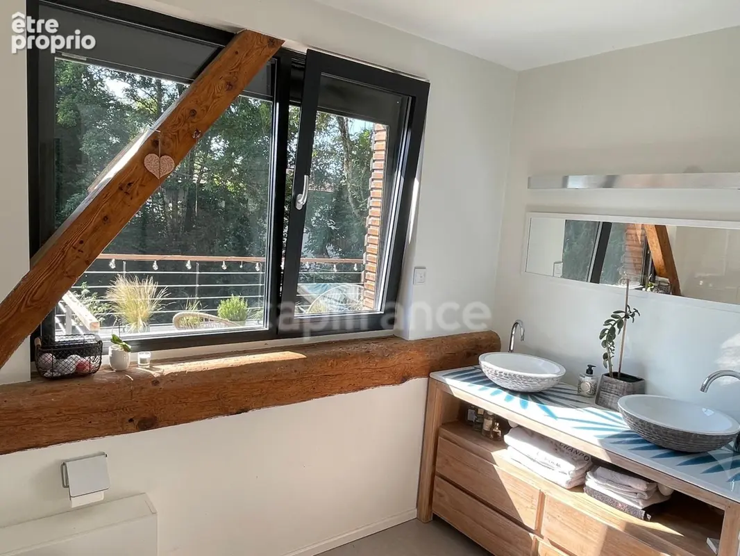 PRÉVESSIN-MOËNS – Ancienne forge du XIXᵉ transformée en loft – 187 m² – 3 chambres – Jardin - photo 27