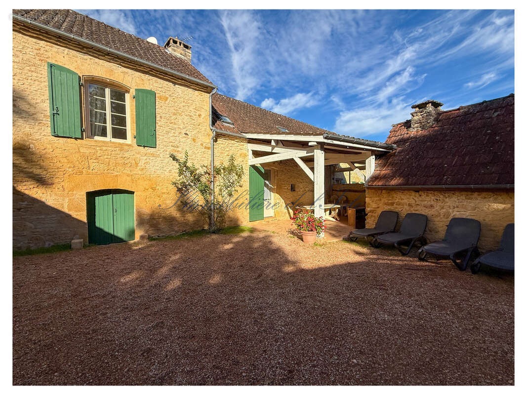 Maison à SAINT-AMAND-DE-COLY