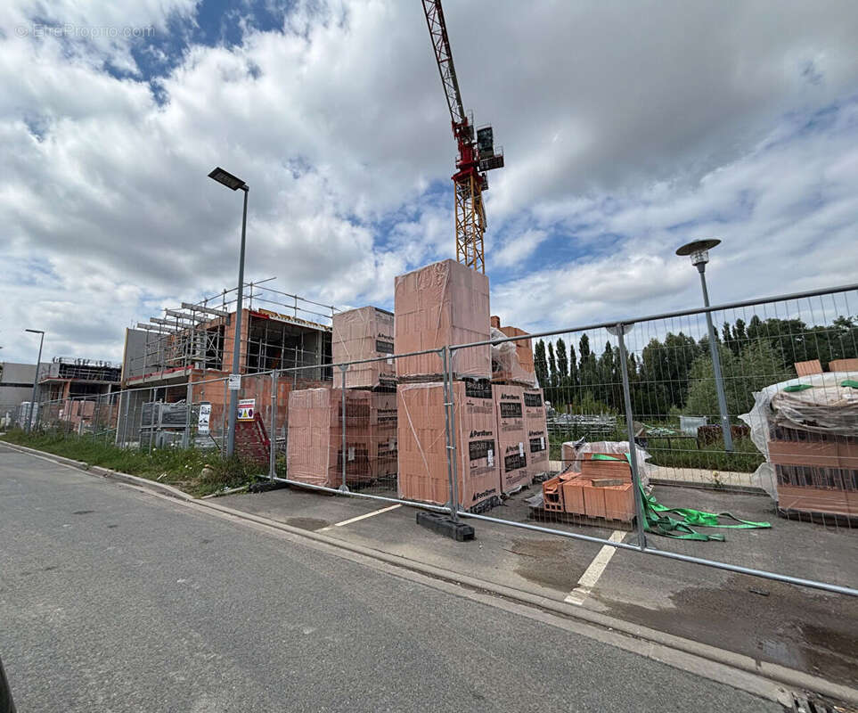 Terrain à LA GORGUE