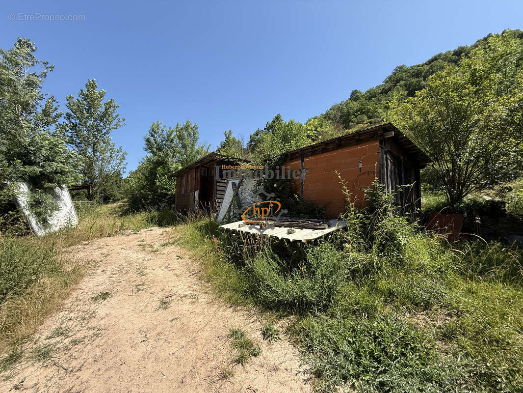 Vente remise avec  2,45 hectares de terrains Versols-et-Lapeyre - photo 2
