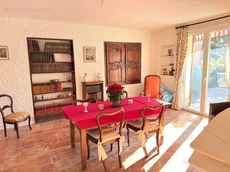 Maison à SAINT-SATURNIN-LES-APT