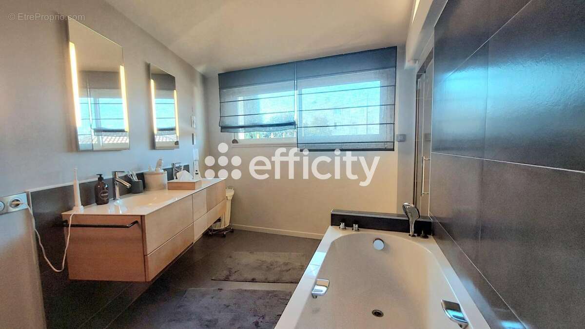 Maison à LE BOUSCAT