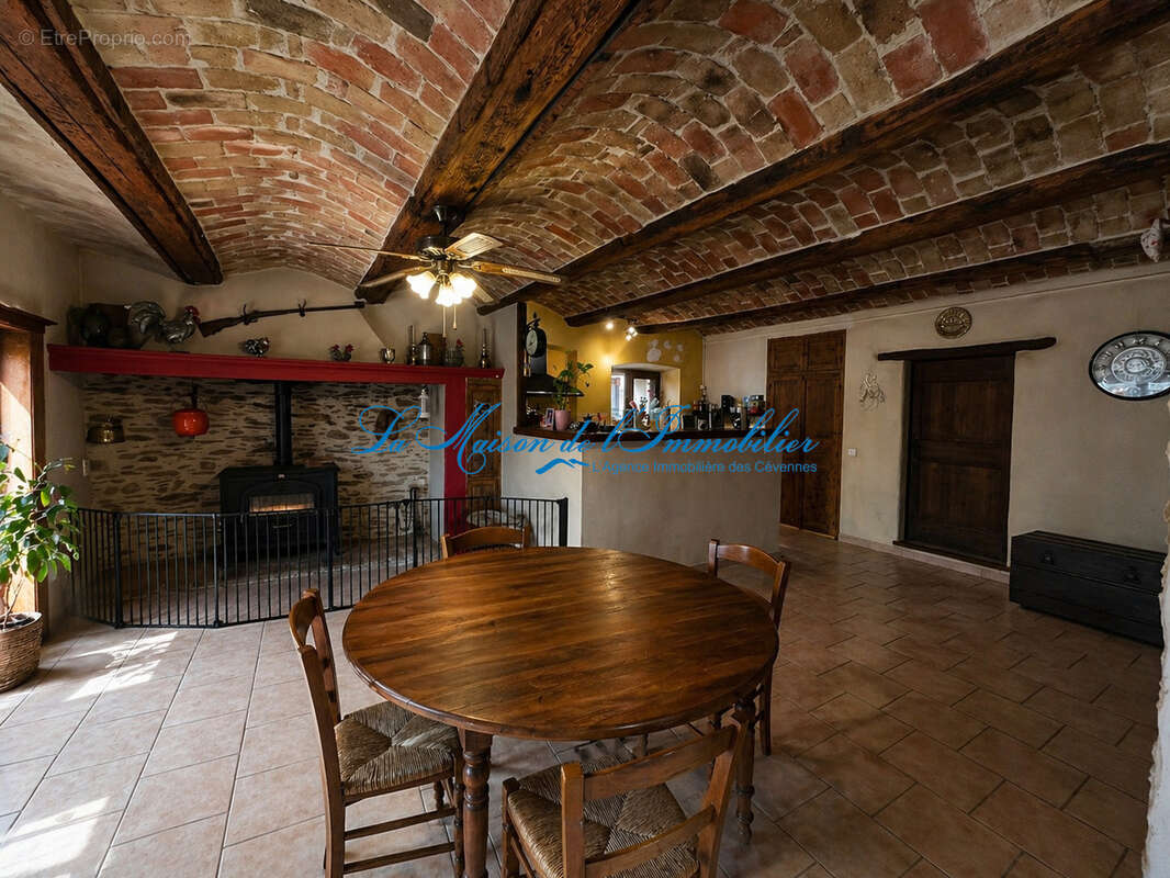 Maison à SAINT-PAUL-LA-COSTE